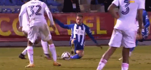 体育博弈数据：解析“德甲联赛”高进球率背后的技战术特点对大小球盘口的影响。（数据视角：德甲高进球率的技战术成因及其对大小球盘口的影响）